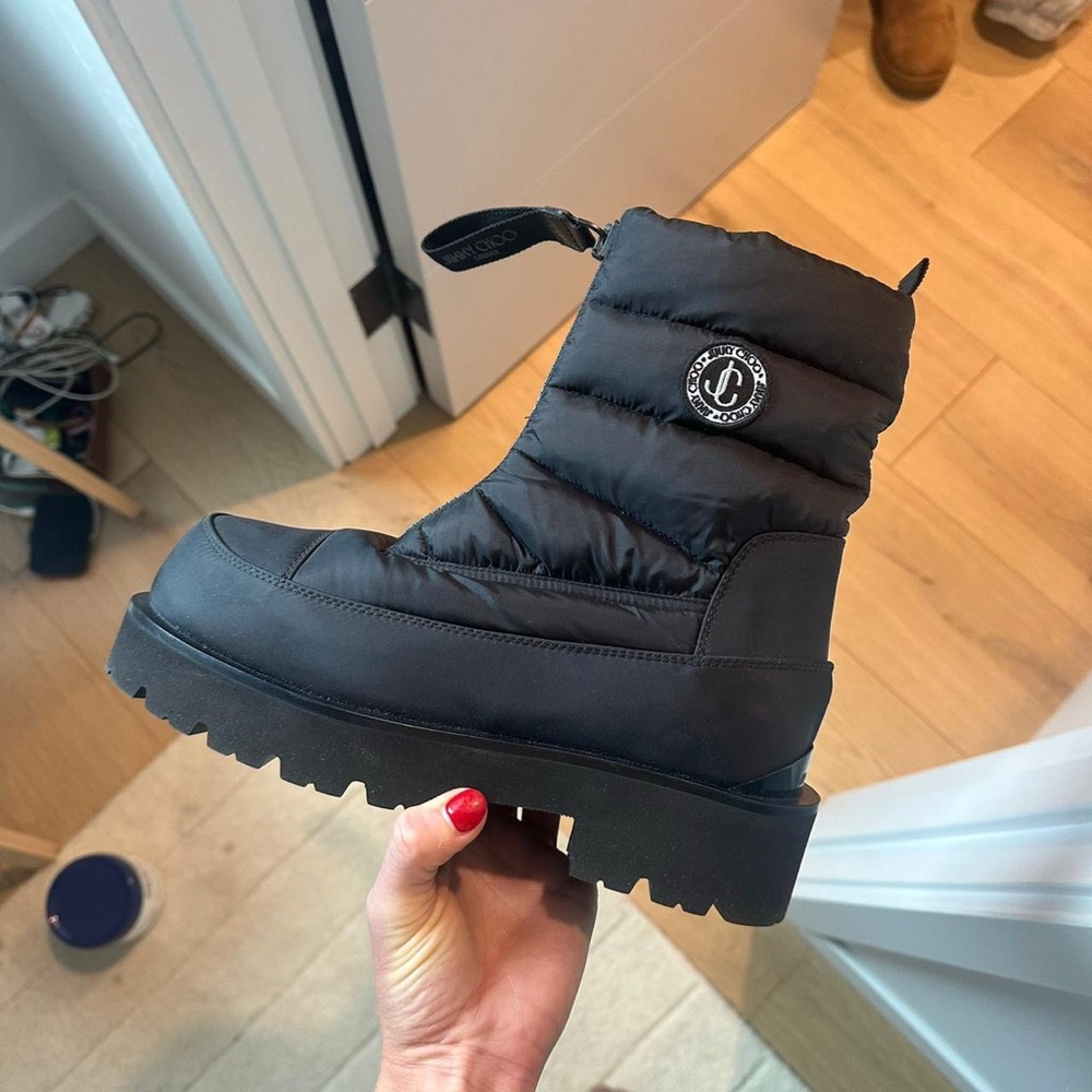 Jimmy Choo Kai Quilted Padded Zip-Front Nylon Snow Boot Black Size 40 Logo Boot